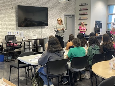 District Attorney Smittcamp speaks to Clovis East students about being the elected DA.